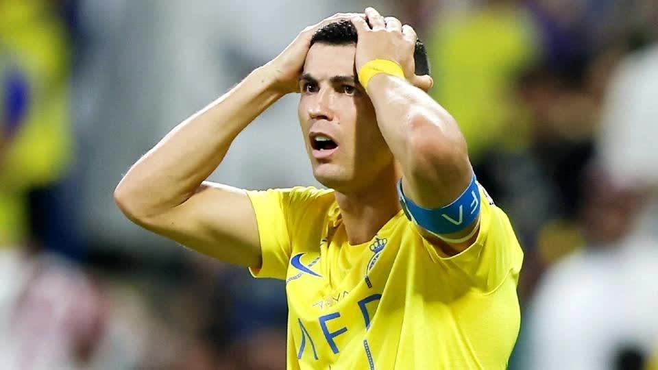Ronaldo c&oacute; thể bị chấm dứt hợp đồng nếu tiếp tục đ&igrave;nh c&ocirc;ng- Ảnh 1.