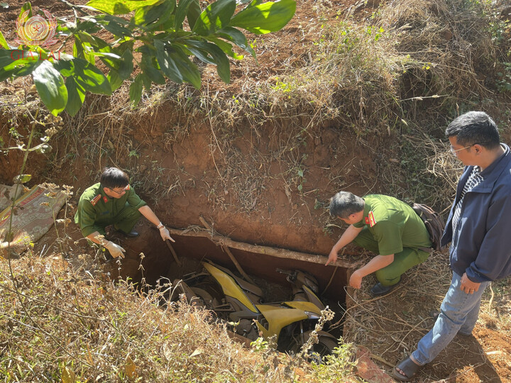 S&aacute;ng nay 6/2, C&ocirc;ng an Gia Lai c&ocirc;ng bố chi tiết bắt giữ nghi phạm cướp ng&acirc;n h&agrave;ng- Ảnh 3.