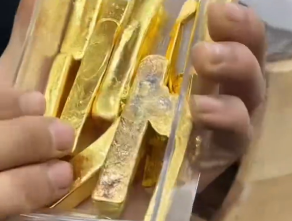 Chủ tiệm kim ho&agrave;n qu&eacute;t nh&agrave; thu được 1,7kg bột v&agrave;ng trị gi&aacute; gần 7 tỷ đồng trong một th&aacute;ng- Ảnh 1.