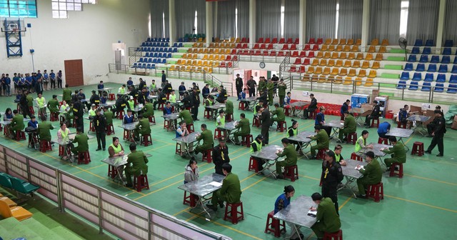 Di l&yacute; 68 người trong đường d&acirc;y lừa đảo qua "app t&igrave;nh cảm" với số tiền h&agrave;ng trăm tỷ đồng- Ảnh 2.