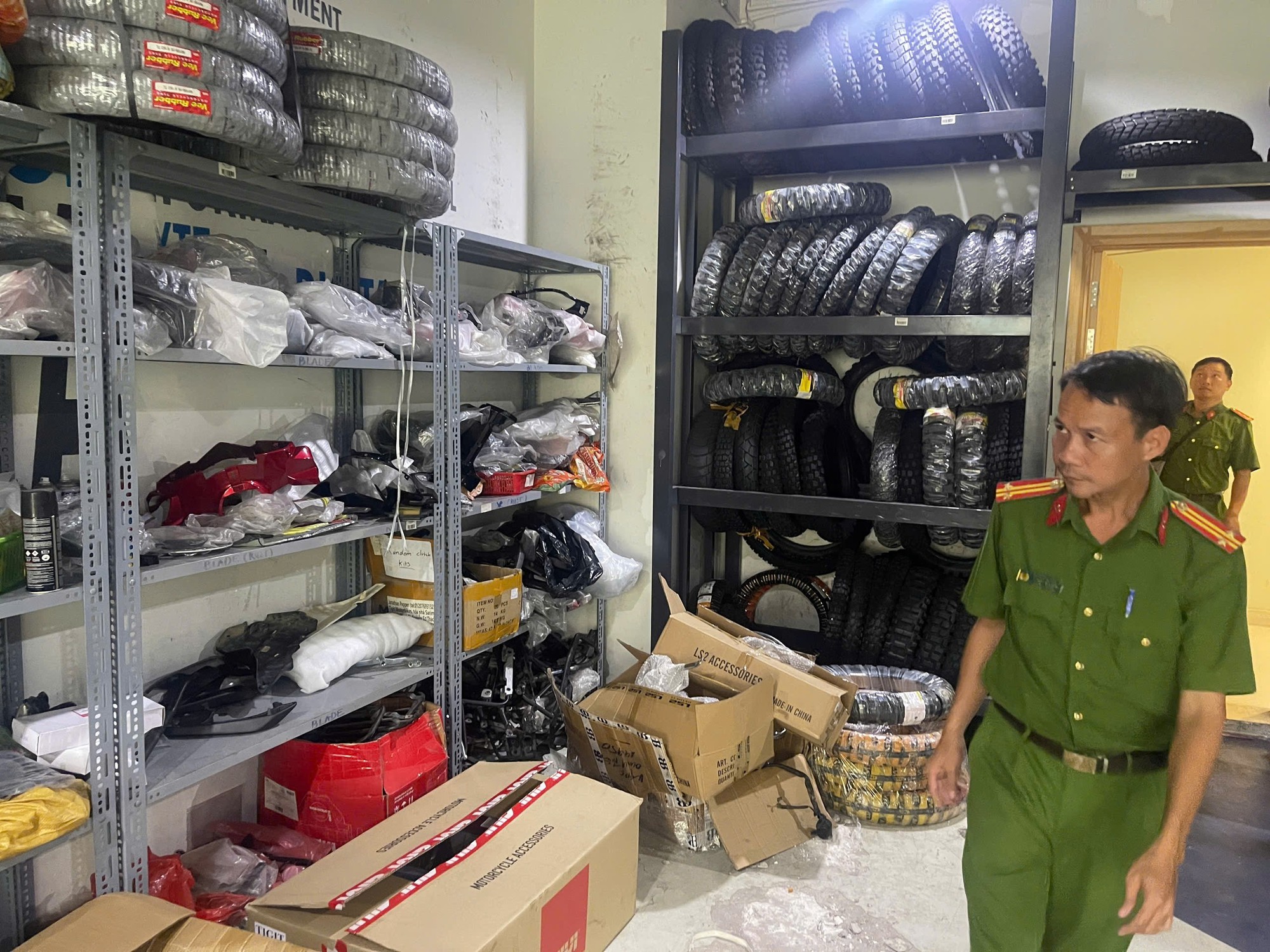 C&ocirc;ng an TPHCM bắt chủ doanh nghiệp Tigit Motorbikes- Ảnh 6.