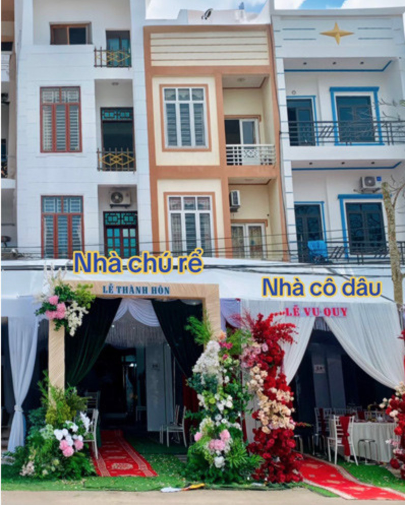 Đ&aacute;m cưới cặp đ&ocirc;i s&aacute;t v&aacute;ch ở Bắc Ninh: C&ocirc; d&acirc;u chưa kh&oacute;c xong đ&atilde; về đến nh&agrave; chồng, đ&atilde;i 220 m&acirc;m cỗ- Ảnh 1.