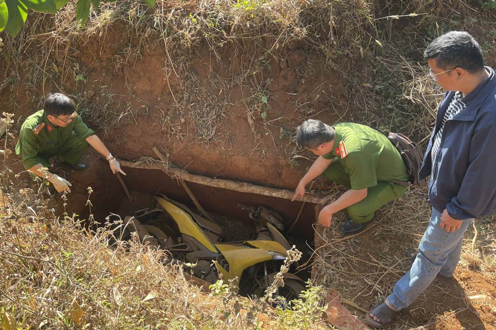 3 hiện trường trong vụ cướp ngân hàng Gia Lai do Phạm Anh Tài và Lê Văn Ân thực hiện- Ảnh 4. 3 hiện trường trong vụ cướp ngân hàng Gia Lai do Phạm Anh Tài và Lê Văn Ân thực hiện- Ảnh 4.