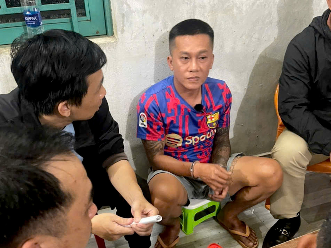 Kế hoạch "không kẽ hở" của 2 tên cướp ngân hàng Gia Lai: Lên sơ đồ camera, cách rút lui và phá vật chứng- Ảnh 5.