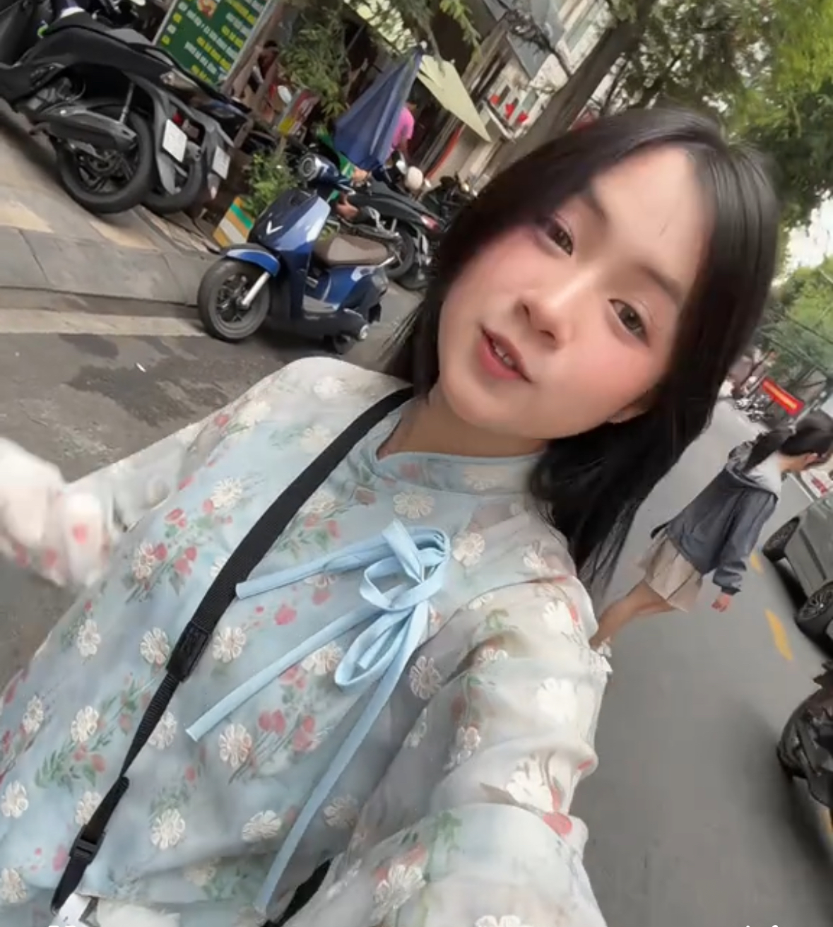 Nhận kh&ocirc;ng ra &ldquo;con g&aacute;i Trấn Th&agrave;nh&rdquo;- Ảnh 7.