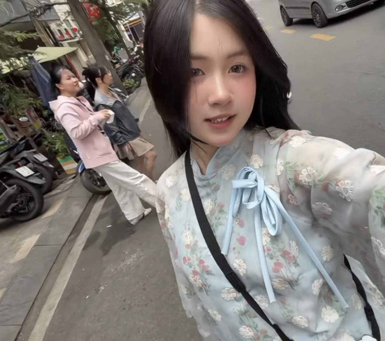 Nhận kh&ocirc;ng ra &ldquo;con g&aacute;i Trấn Th&agrave;nh&rdquo;- Ảnh 6.