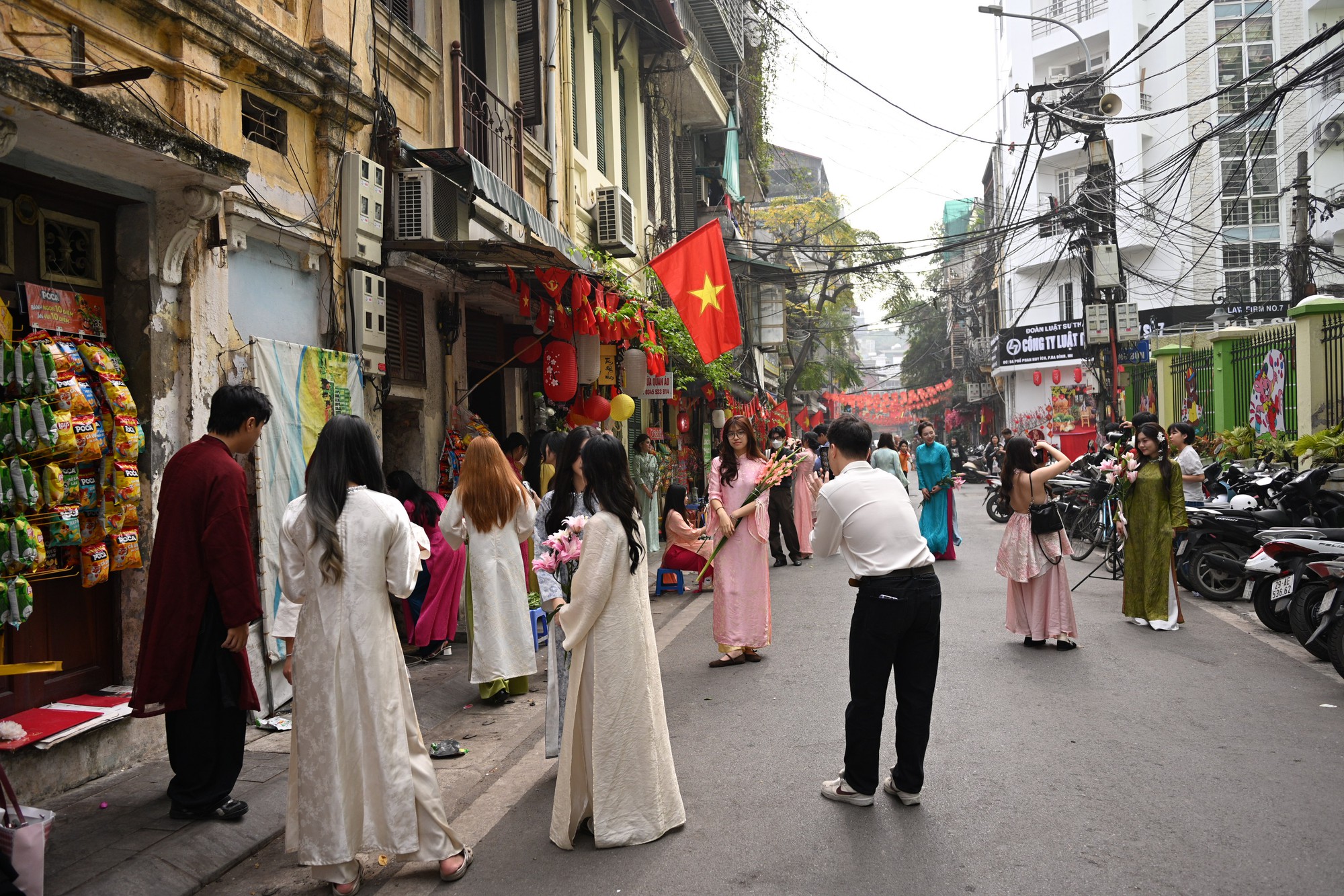4 căn nh&agrave; cổ H&agrave; Nội bị n&agrave;ng thơ bao v&acirc;y: Chỗ thẳng tay treo biển, nơi chớp thời cơ kinh doanh- Ảnh 11.