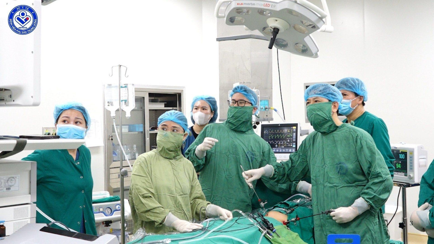 Đau bụng tưởng đơn giản, b&eacute; g&aacute;i 10 tuổi su&yacute;t mất buồng trứng- Ảnh 1.