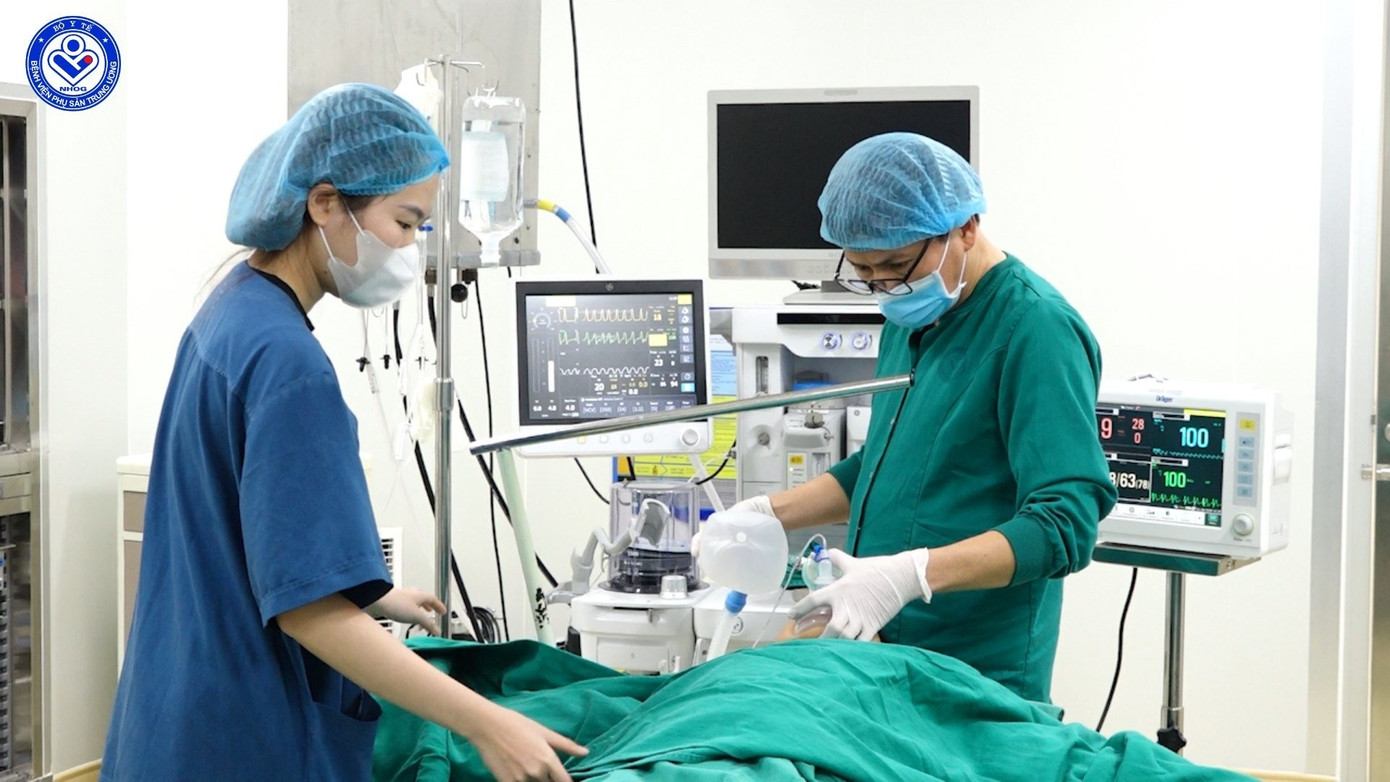 Đau bụng tưởng đơn giản, b&eacute; g&aacute;i 10 tuổi su&yacute;t mất buồng trứng- Ảnh 2.