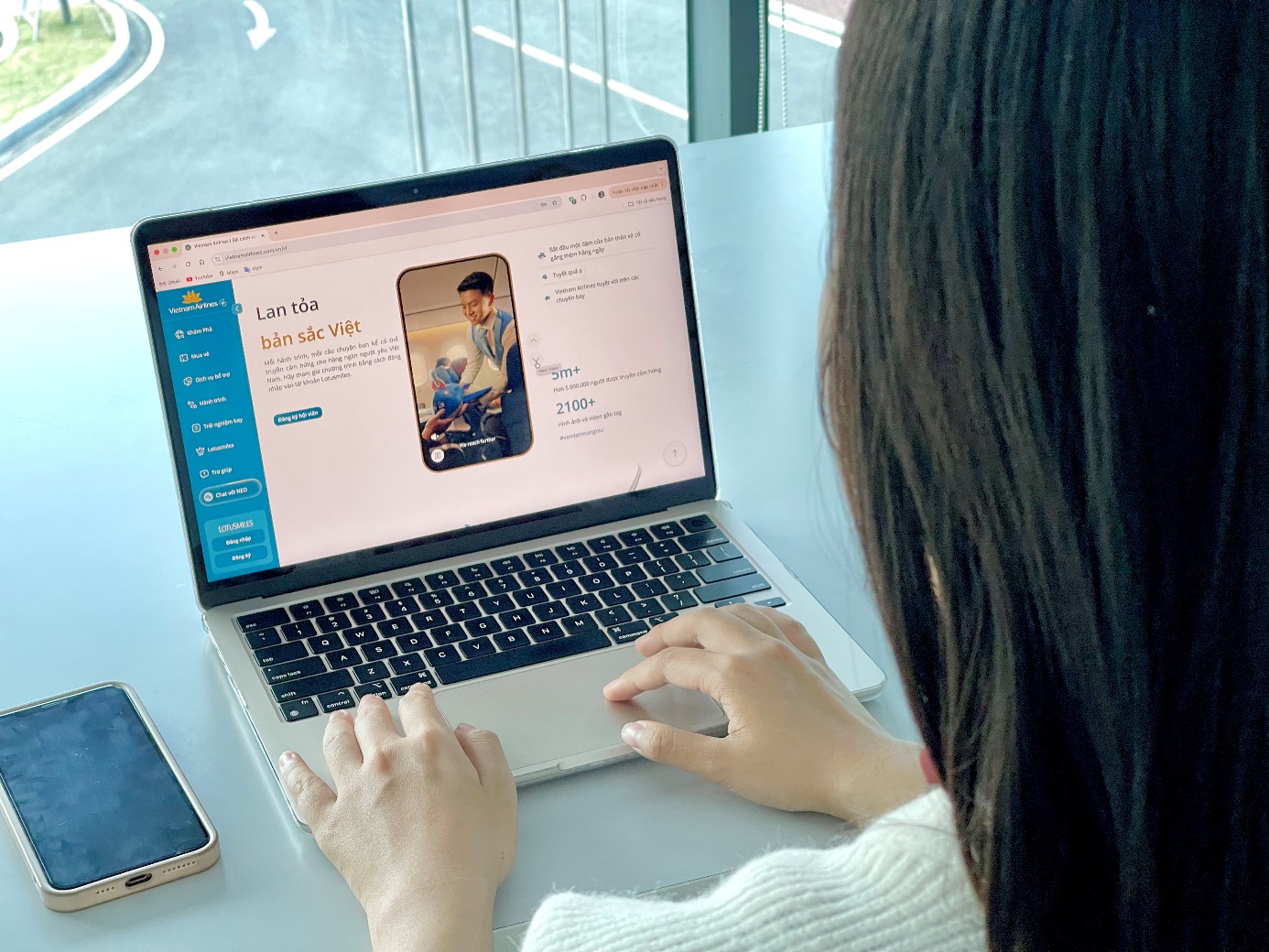 Vietnam Airlines ch&iacute;nh thức giới thiệu website mới: &ldquo;Cửa ng&otilde; số&rdquo; trong chiến lược h&atilde;ng h&agrave;ng kh&ocirc;ng 5 sao- Ảnh 2.
