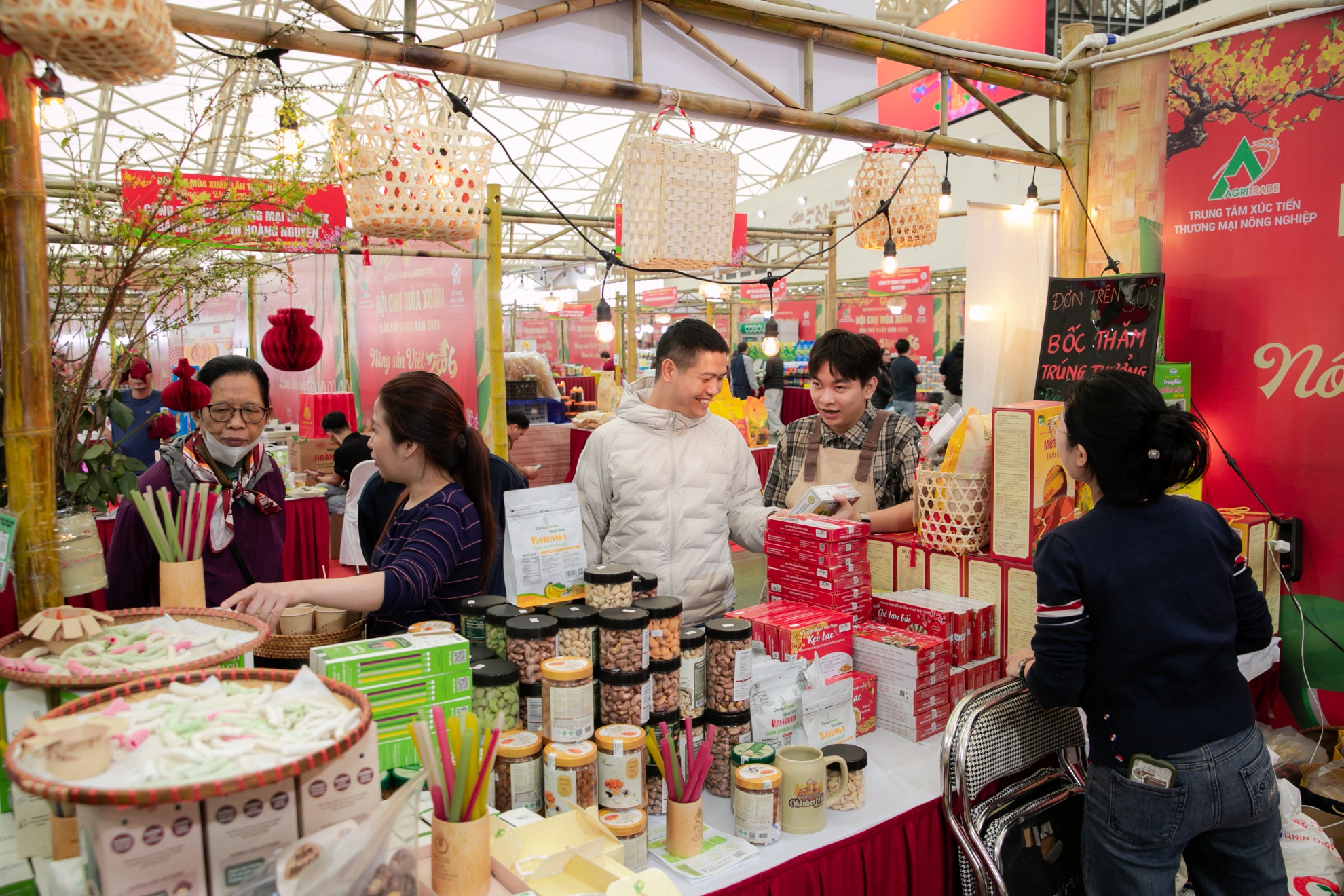 Những c&acirc;u chuyện chưa kể về c&aacute;c đặc sản qu&yacute; hội tụ tại Hội chợ M&ugrave;a Xu&acirc;n 2026- Ảnh 2.