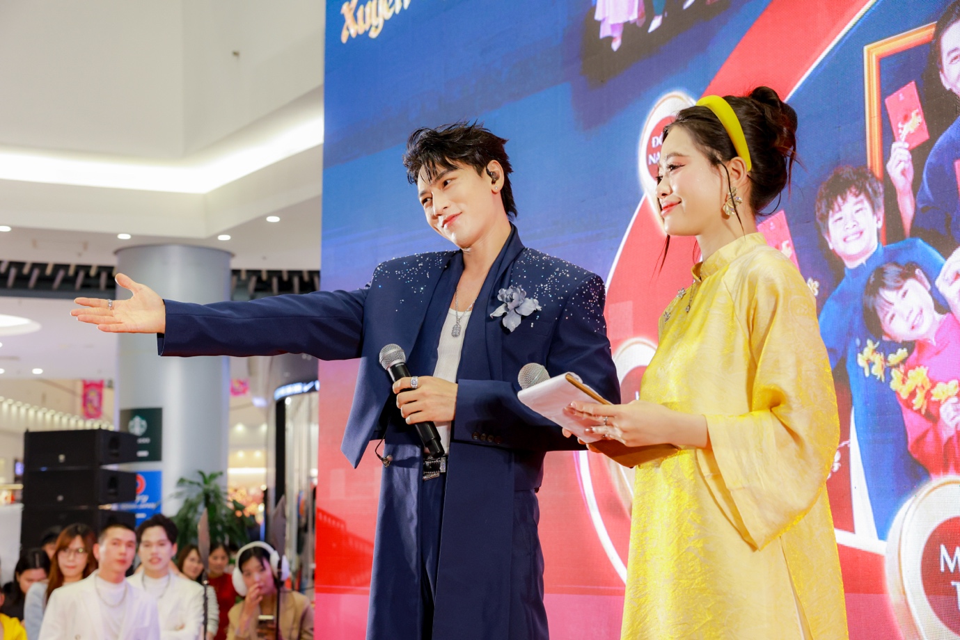 Vui như Tết c&ugrave;ng Isaac, B&ugrave;i C&ocirc;ng Nam tại chuỗi Tọa độ T&iacute;ch lộc xuy&ecirc;n Việt 2026 của PNJ- Ảnh 5.