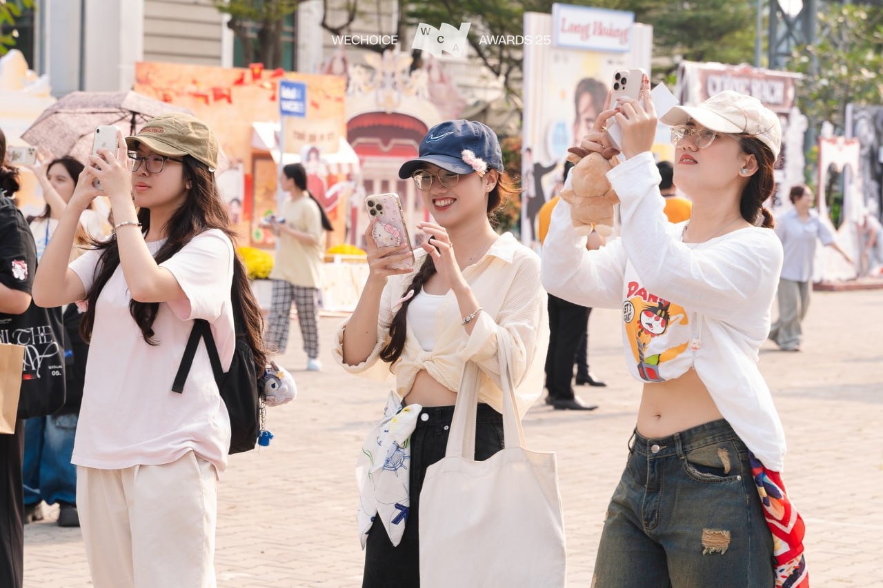 Ch&ugrave;m ảnh: &ldquo;Đặc quyền&rdquo; d&agrave;nh cho c&aacute;c fandom tại Gala WeChoice Awards 2025, xuất hiện &ldquo;s&iacute;t rịt&rdquo; trước giờ G- Ảnh 13.