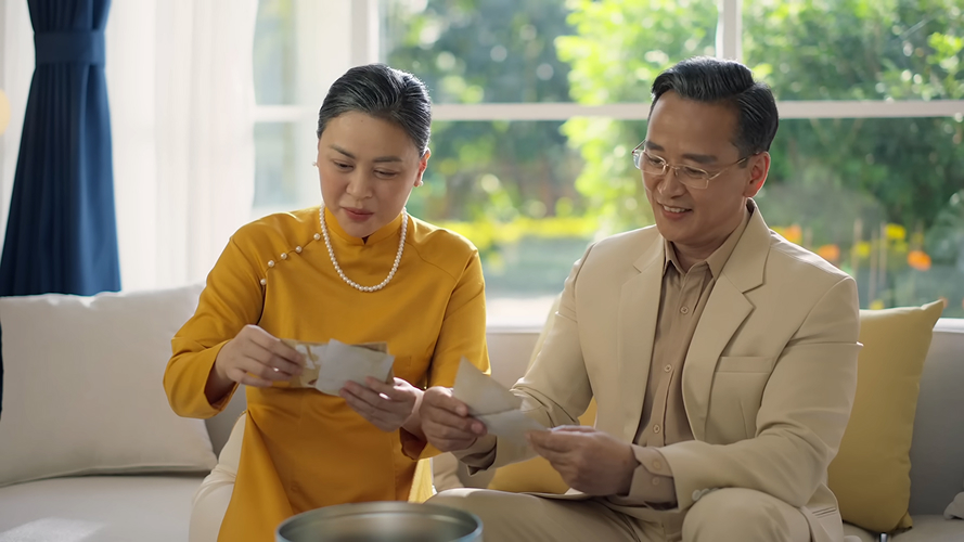 B&ecirc;n trong chiếc hộp k&yacute; ức qua bao m&ugrave;a tết của 3 nghệ sĩ &ldquo;triệu view&rdquo;: L&ograve;ng tri &acirc;n, t&igrave;nh th&acirc;n v&agrave; những điều đẹp đẽ nhất- Ảnh 6.