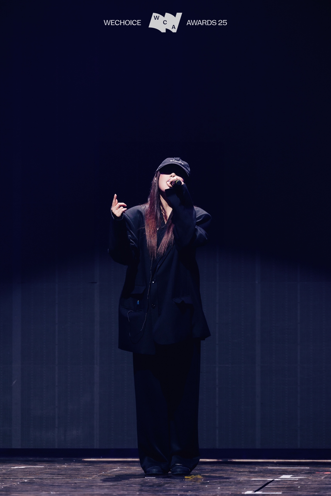 Ngay l&uacute;c n&agrave;y: buitruonglinh - CONGB đổ bộ tổng duyệt WeChoice Awards, 1 Anh Trai vừa h&aacute;t xong th&igrave; bỏ chạy- Ảnh 5.