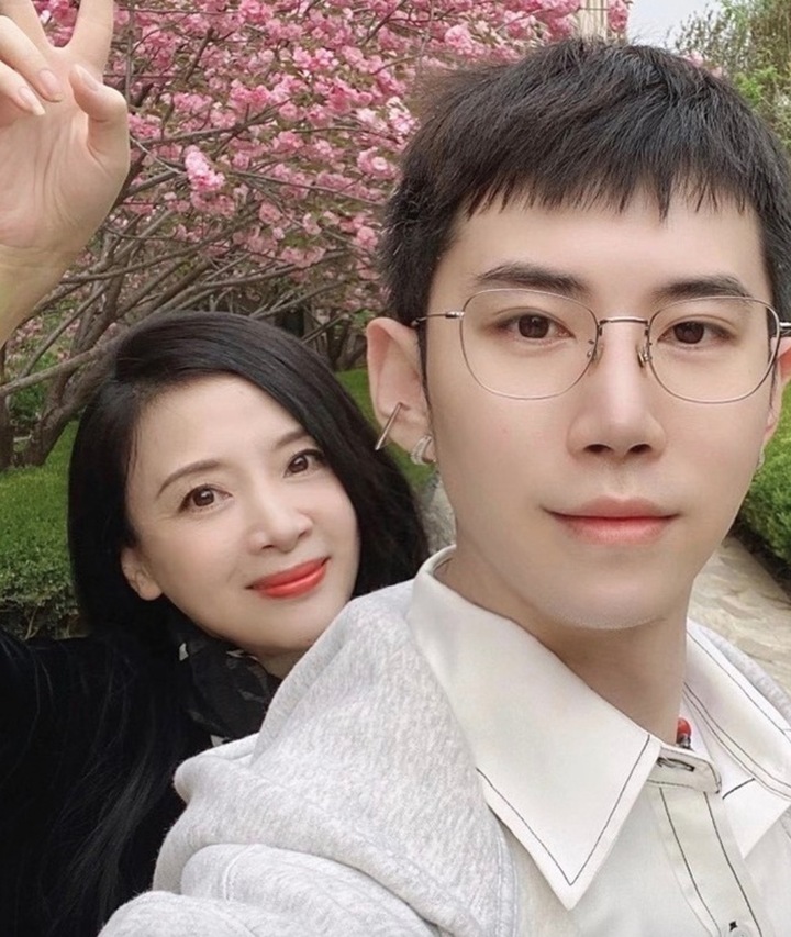 "Y&ecirc;u tinh nhện" đẹp nhất T&acirc;y Du K&yacute;: Từng học ng&agrave;nh Y, nay l&agrave; b&agrave; tr&ugrave;m phim ảnh- Ảnh 3.