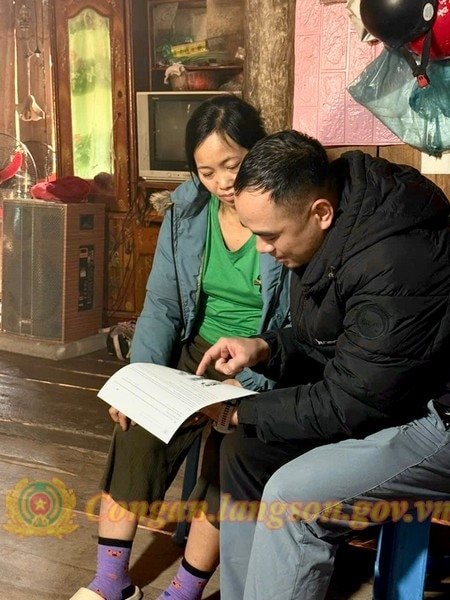 Ph&aacute;t hiện người phụ nữ SN 1975 chuyển khoản 15 triệu đồng cho t&agrave;i khoản lạ v&igrave; 1 l&yacute; do kh&ocirc;ng ngờ, c&ocirc;ng an tức tốc v&agrave;o cuộc điều tra- Ảnh 1.