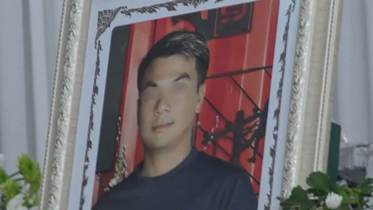 Người đ&agrave;n &ocirc;ng đang đi th&igrave; bị xe b&aacute;n tải t&ocirc;ng tử vong, khoảnh khắc cuối đời của nạn nh&acirc;n g&acirc;y &aacute;m ảnh- Ảnh 3.