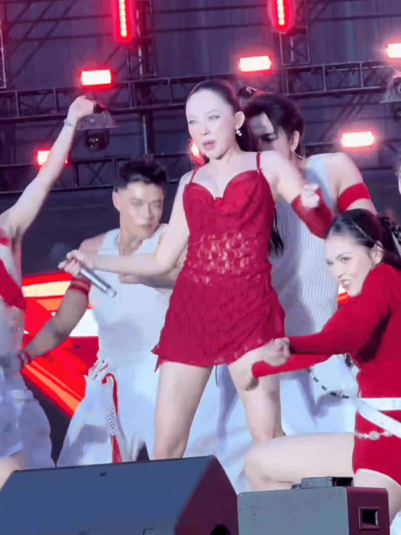 Chưa bao giờ thấy Tóc Tiên rực rỡ như thế này!- Ảnh 2. Chưa bao giờ thấy Tóc Tiên rực rỡ như thế này!- Ảnh 2.