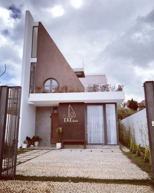 Tóc Tiên trở về biệt thự- Ảnh 5. Tóc Tiên trở về biệt thự- Ảnh 5.