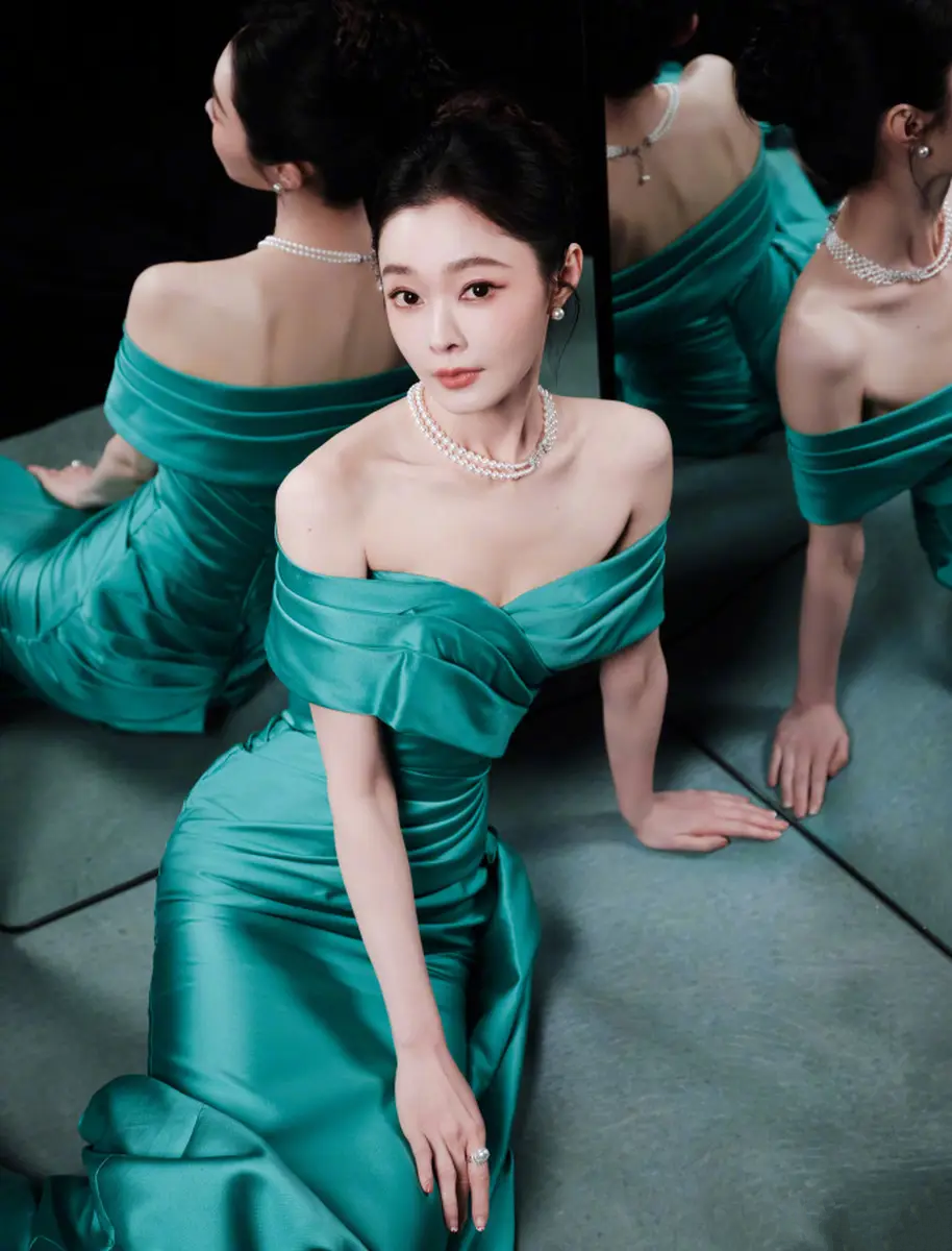 Nh&igrave;n Tống Dật "ph&aacute;t s&aacute;ng" với gam xanh ngọc lục bảo: Đẹp th&igrave; c&oacute; đẹp, nhưng 3 con gi&aacute;p n&agrave;y chớ dại mặc v&agrave;o năm 2026 kẻo "bay m&agrave;u" cả nhan sắc lẫn t&agrave;i lộc!- Ảnh 3.