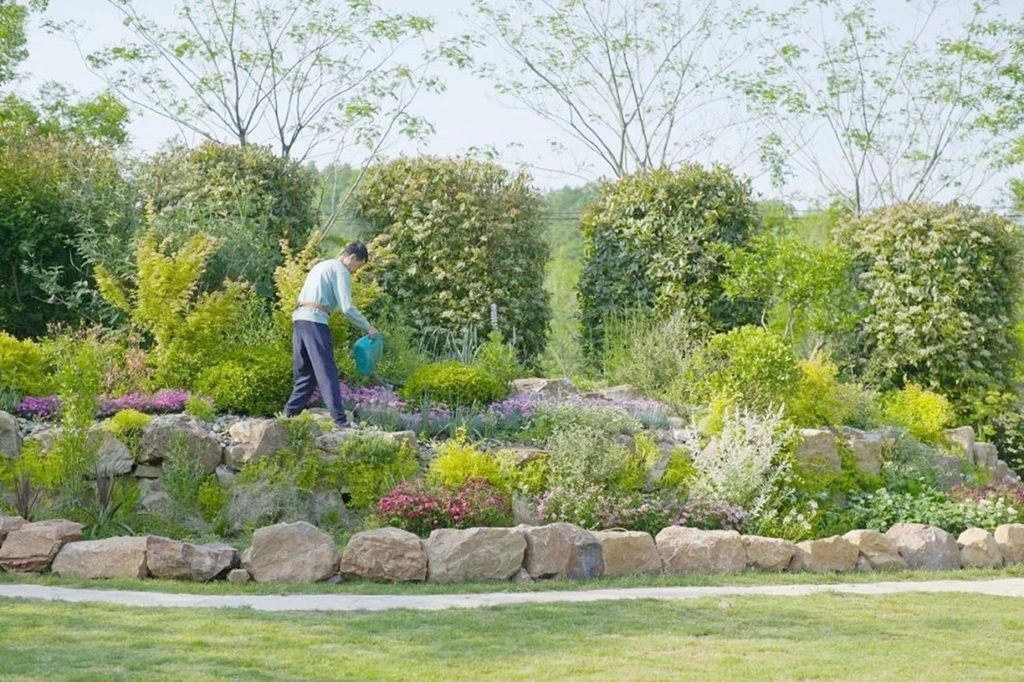 Nghỉ hưu ở tuổi 57, gi&aacute;m đốc mang 5 tỷ đồng về qu&ecirc; dưỡng gi&agrave;, 58 tuổi lại t&igrave;m đường ra th&agrave;nh phố: &ldquo;T&ocirc;i kh&ocirc;ng thể chịu nổi&rdquo;- Ảnh 1.