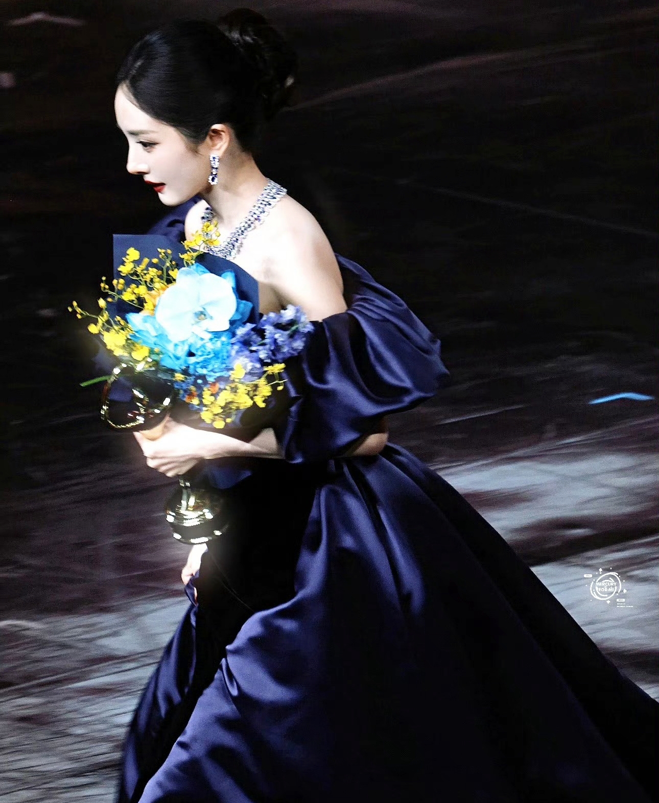 Mỹ nh&acirc;n đẹp nhất Đ&ecirc;m hội Weibo: Thần th&aacute;i cao sang như d&aacute;t v&agrave;ng l&ecirc;n mặt, đỉnh ph&aacute;t hờn lu&ocirc;n đấy- Ảnh 6.