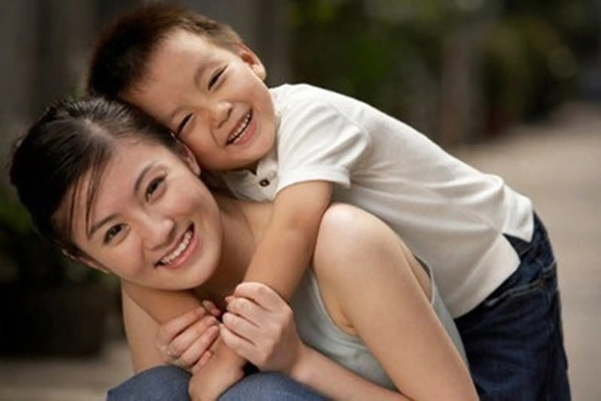 Con trai hỏi: "Con v&agrave;o bụng mẹ bằng c&aacute;ch n&agrave;o vậy?", người mẹ chỉ đ&aacute;p 1 c&acirc;u m&agrave; bị chồng mắng suốt 1 tiếng đồng hồ- Ảnh 1.