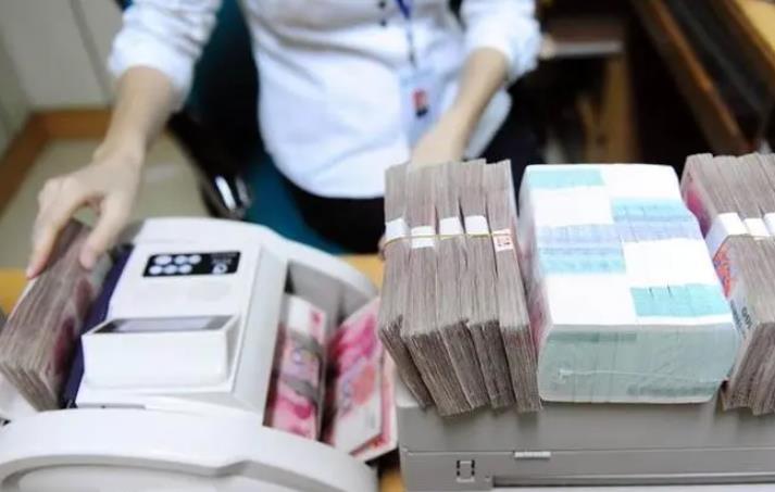 Gửi tiết kiệm 12 triệu/th&aacute;ng lo tiền dưỡng gi&agrave; cho bố mẹ, người con chết lặng r&uacute;t hết tiền v&igrave; l&yacute; do kh&ocirc;ng ngờ nhất- Ảnh 2.