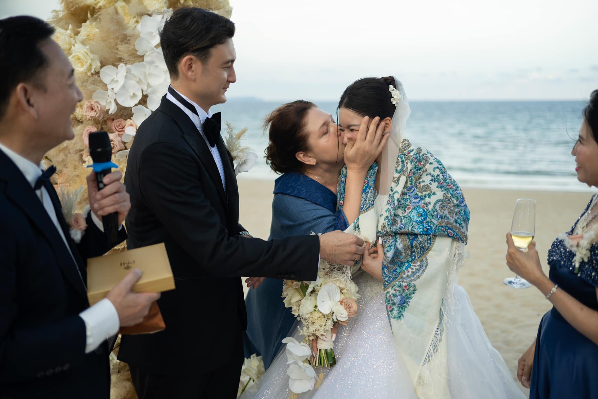 Yến Xu&acirc;n - vợ thủ m&ocirc;n L&acirc;m T&acirc;y đ&uacute;c kết 5 điều cực "tỉnh t&aacute;o" sau drama mẹ chồng đang g&acirc;y x&ocirc;n xao khắp MXH- Ảnh 2.