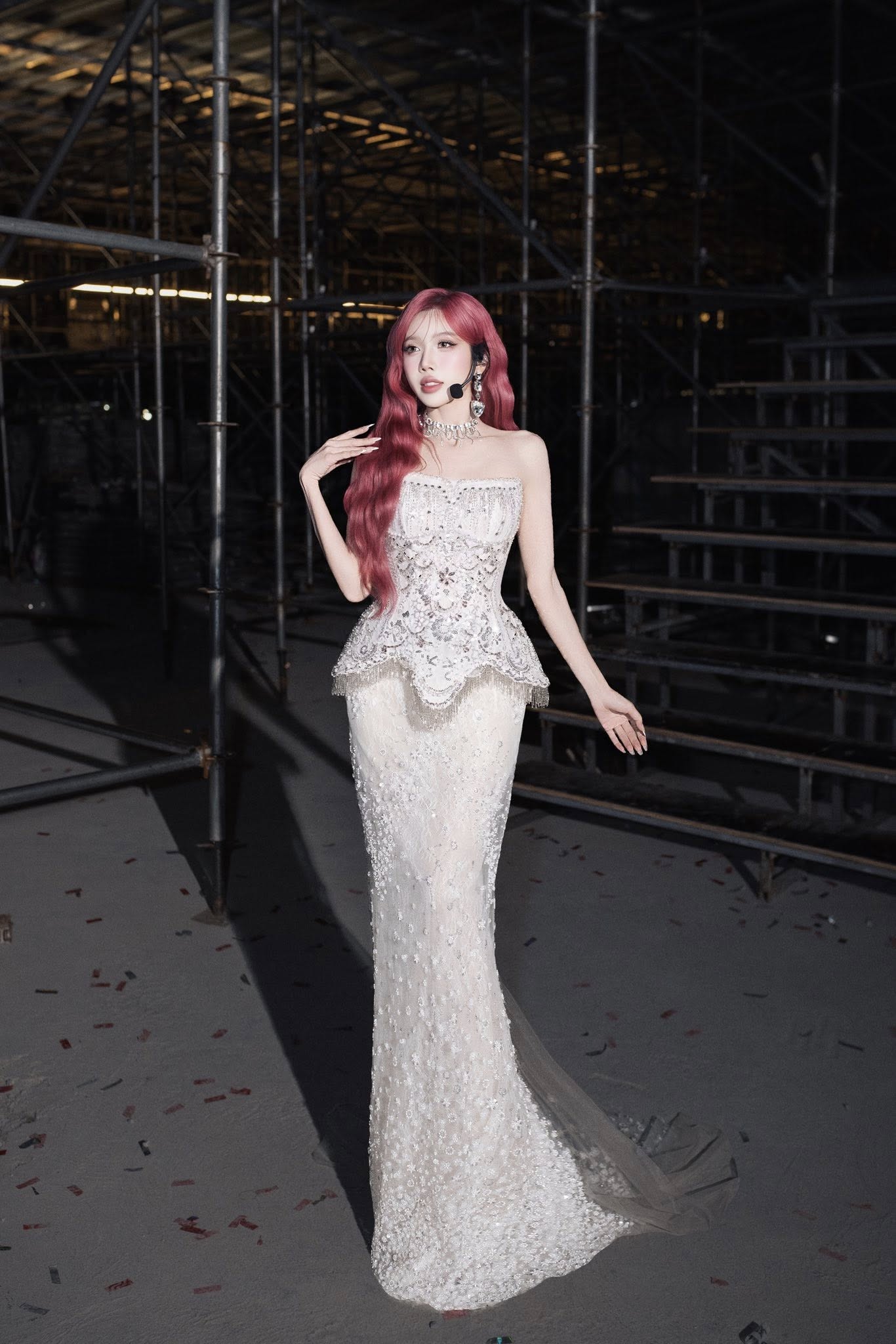 Nữ ca sĩ được Cục Nghệ thuật Biểu diễn cảm ơn: Ch&aacute;u g&aacute;i Đại sứ đặc mệnh to&agrave;n quyền của Việt Nam, 17 tuổi đ&atilde; nổi tiếng- Ảnh 6.