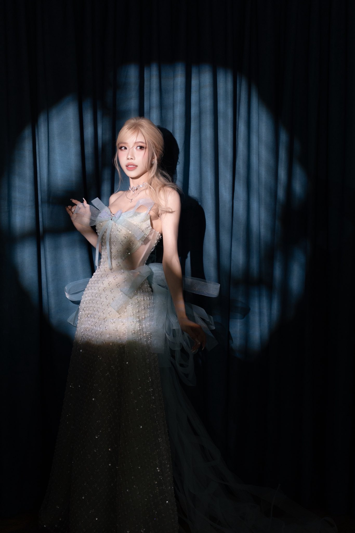 Nữ ca sĩ được Cục Nghệ thuật Biểu diễn cảm ơn: Ch&aacute;u g&aacute;i Đại sứ đặc mệnh to&agrave;n quyền của Việt Nam, 17 tuổi đ&atilde; nổi tiếng- Ảnh 7.