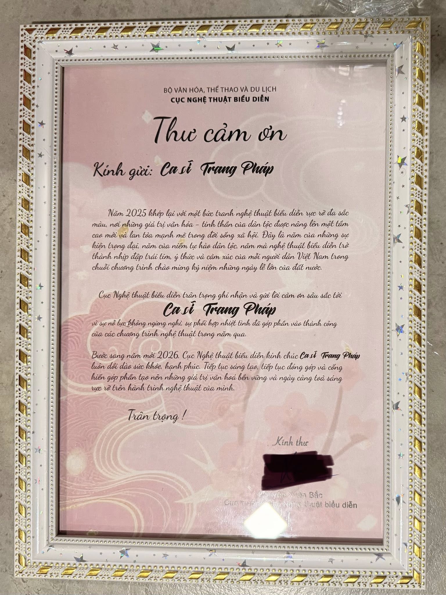 Nữ ca sĩ được Cục Nghệ thuật Biểu diễn cảm ơn: Ch&aacute;u g&aacute;i Đại sứ đặc mệnh to&agrave;n quyền của Việt Nam, 17 tuổi đ&atilde; nổi tiếng- Ảnh 3.