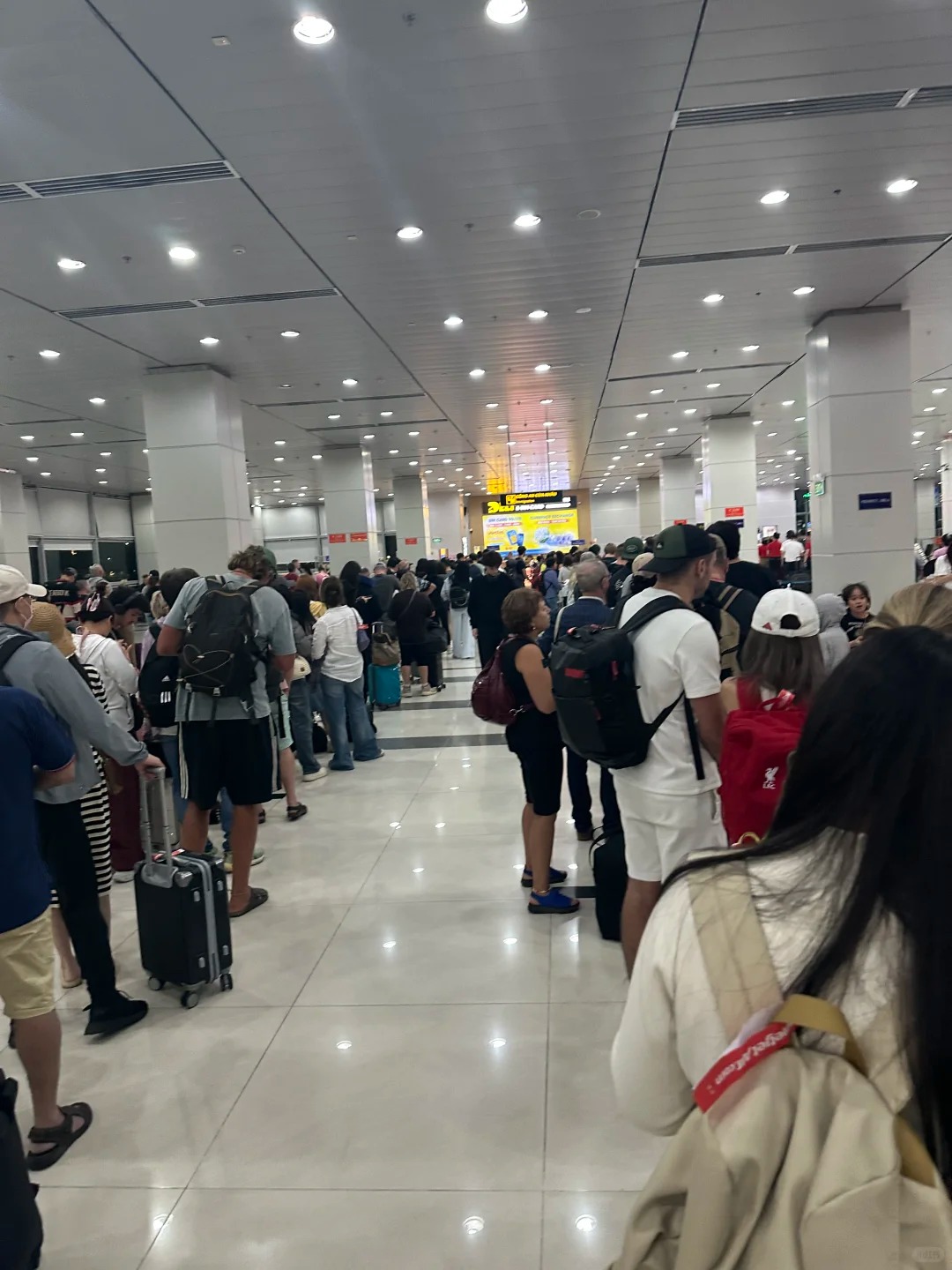 Cảnh tượng tại s&acirc;n bay một đặc khu của Việt Nam g&acirc;y bất ngờ: Trong 1 th&aacute;ng đ&atilde; đ&oacute;n gần 1 triệu kh&aacute;ch- Ảnh 5.