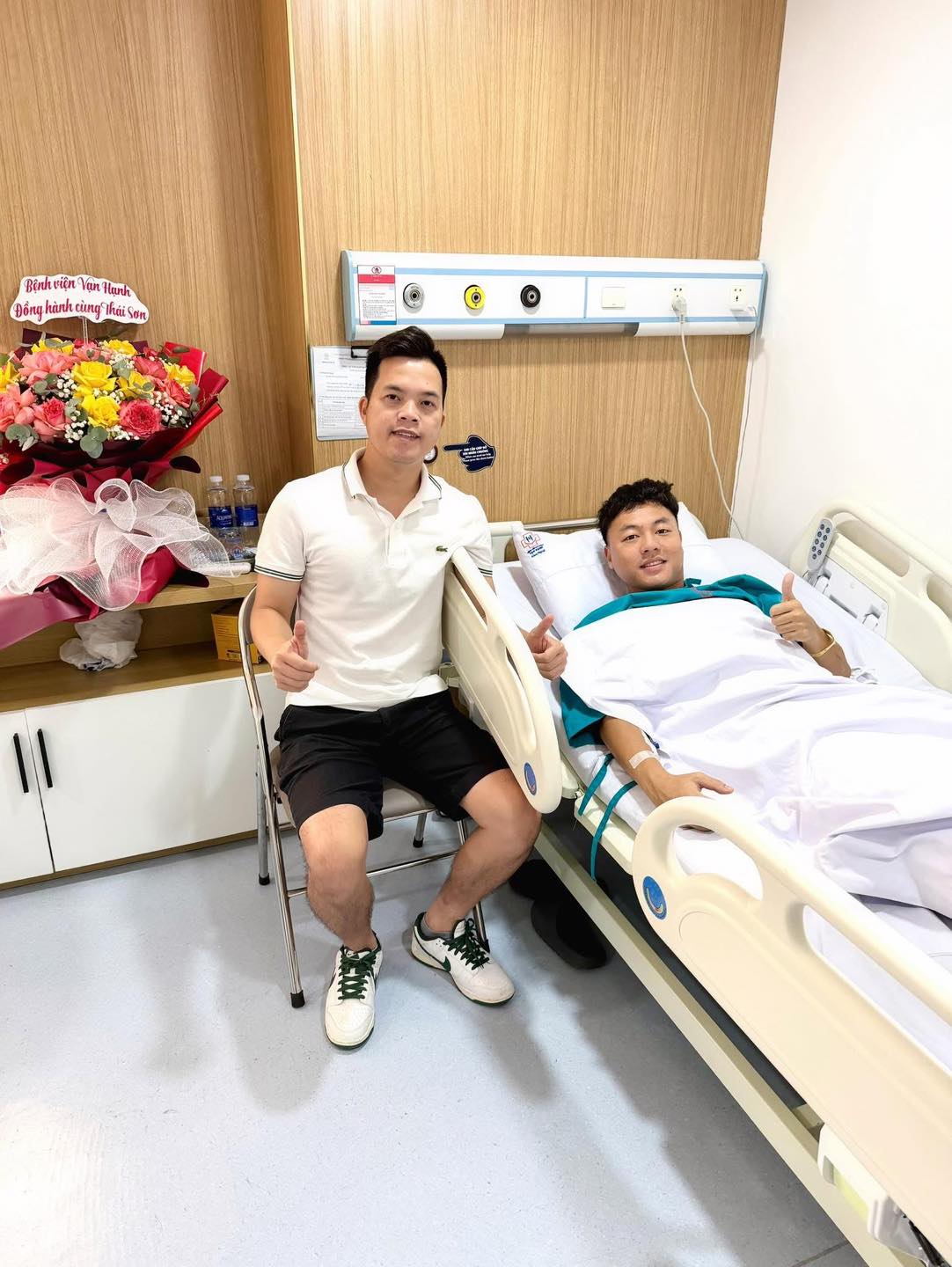 Tình hình phẫu thuật chấn thương mới nhất của tiền vệ U23 Việt Nam- Ảnh 1.