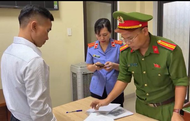 Kh&aacute;m x&eacute;t, cấm đi khỏi nơi cư tr&uacute; đối với chủ doanh nghiệp Ng&ocirc; Thị Bảo V&acirc;ng- Ảnh 1.