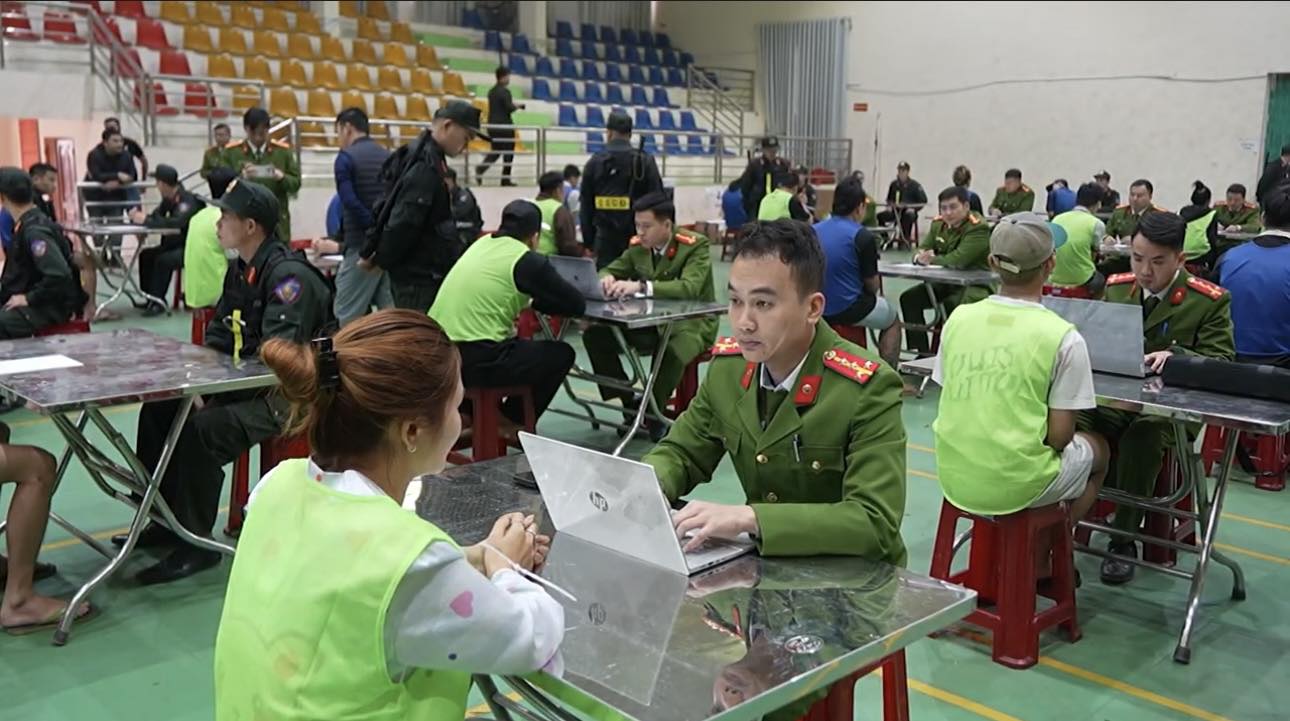 H&igrave;nh ảnh di l&yacute; 68 "doanh nh&acirc;n th&agrave;nh đạt" về C&ocirc;ng an tỉnh Cao Bằng- Ảnh 8.