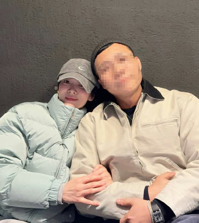 Song Hye Kyo hẹn h&ograve; chủ tịch hơn 26 tuổi?- Ảnh 5.