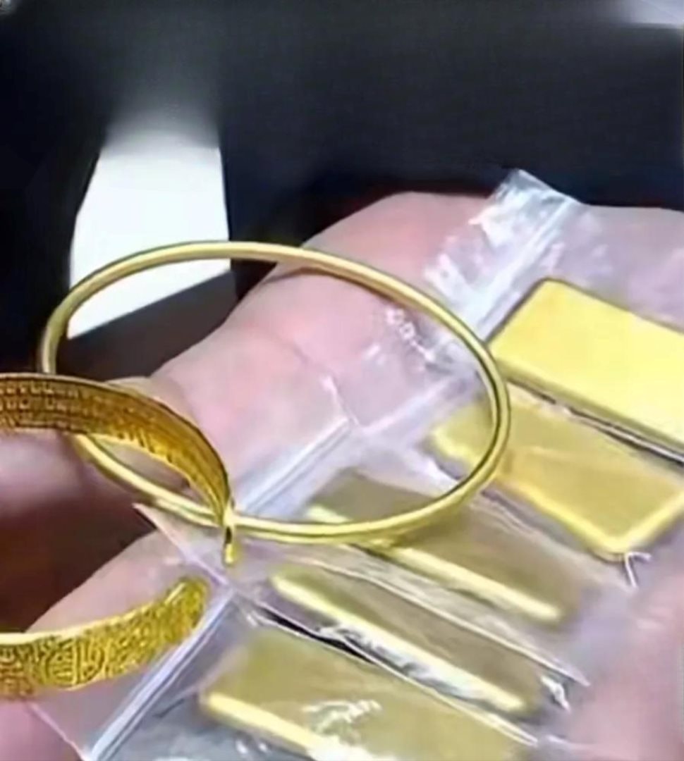 Phát hiện số vàng trị giá gần 400 triệu đồng bị vứt ở bãi rác- Ảnh 1.