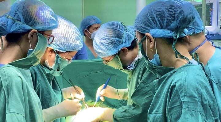 H&agrave; Nội đ&oacute;n b&aacute;c sĩ giỏi: Hỗ trợ tới 5,3 tỷ đồng, lo nh&agrave; ở, miễn học ph&iacute; cho con- Ảnh 1.