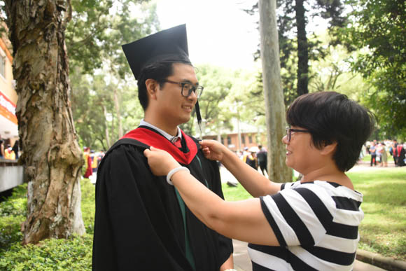 L&agrave;m mẹ 20 năm t&ocirc;i mới thấm: Con kh&ocirc;ng cần đứng đầu lớp, chỉ cần vững 3 kỹ năng n&agrave;y lớn l&ecirc;n vẫn "th&agrave;nh rồng th&agrave;nh phượng"- Ảnh 1.