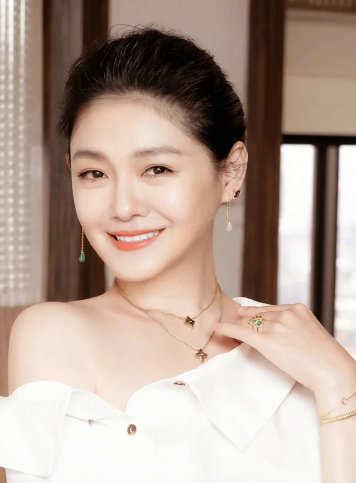 Bạn th&acirc;n Từ Hy Vi&ecirc;n bị d&acirc;n t&igrave;nh phản ứng dữ dội- Ảnh 4.