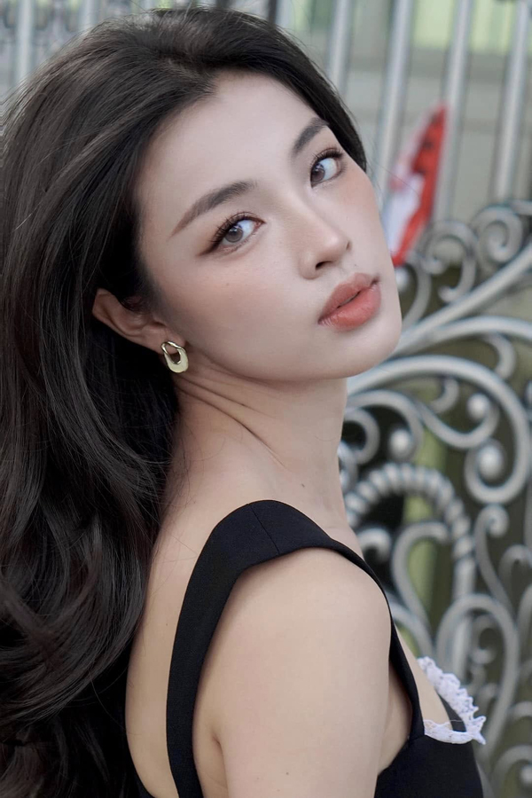 5 mỹ nh&acirc;n Gen Z đẹp nhất Việt Nam: Khả Ng&acirc;n xếp thứ 2, hạng 1 nhan sắc vạn người mơ ước- Ảnh 1.