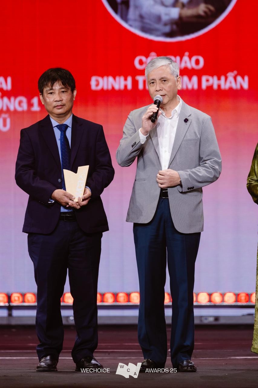 Ekip th&ocirc;ng tim b&agrave;o thai đạt 2 giải thưởng tại WeChoice 2025 v&agrave; phần chia sẻ đầy x&uacute;c động của b&aacute;c sĩ Trần Ngọc Hải- Ảnh 2.