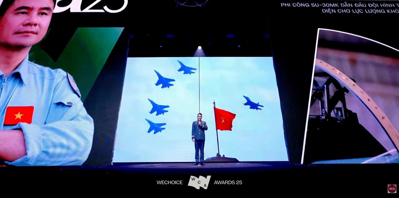 M&agrave;n xuất hiện đặc biệt của Đại t&aacute; Nguyễn Thế Dũng tại WeChoice 2025: C&acirc;u chuyện những người giữ v&ugrave;ng trời Tổ quốc được viết tiếp- Ảnh 4.