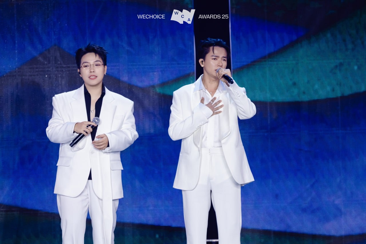 B&ugrave;i C&ocirc;ng Nam - Vương B&igrave;nh - PiaLinh - Kai Đinh &ldquo;lấy nước mắt&rdquo; kh&aacute;n giả tại Gala WeChoice Awards 2025, vừa cất giọng l&agrave; g&acirc;y nghẹn ng&agrave;o- Ảnh 1.