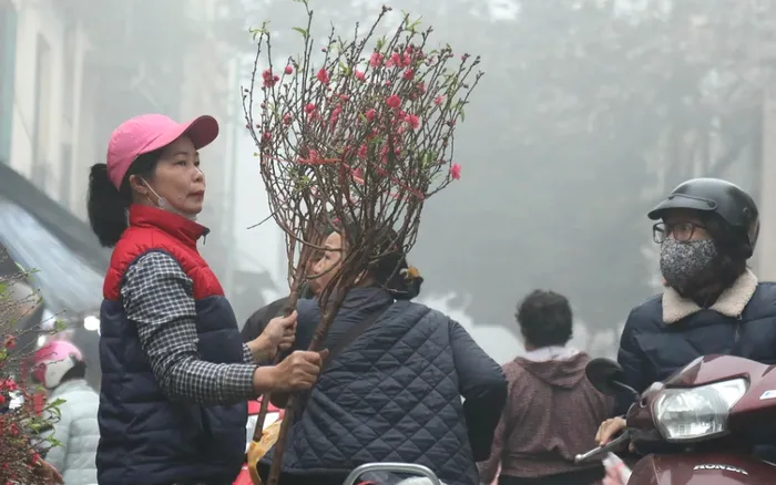 Chi tiết đợt r&eacute;t buốt sầm sập tr&agrave;n về miền Bắc từ chiều tối nay: H&agrave; Nội xuống 10 độ, v&ugrave;ng n&uacute;i c&oacute; nơi dưới 3 độ- Ảnh 1.