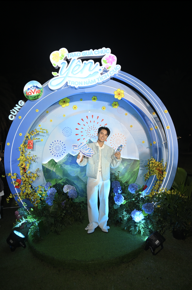 Đại sứ Ch&uacute;t Y&ecirc;n B&ugrave;i C&ocirc;ng Nam c&ugrave;ng d&agrave;n sao Gen Z "đổ bộ" Landmark 81: Kh&ocirc;ng gian &acirc;m nhạc ven s&ocirc;ng kh&ocirc;ng thể bỏ qua để Y&ecirc;n Một Ch&uacute;t- Ảnh 12.