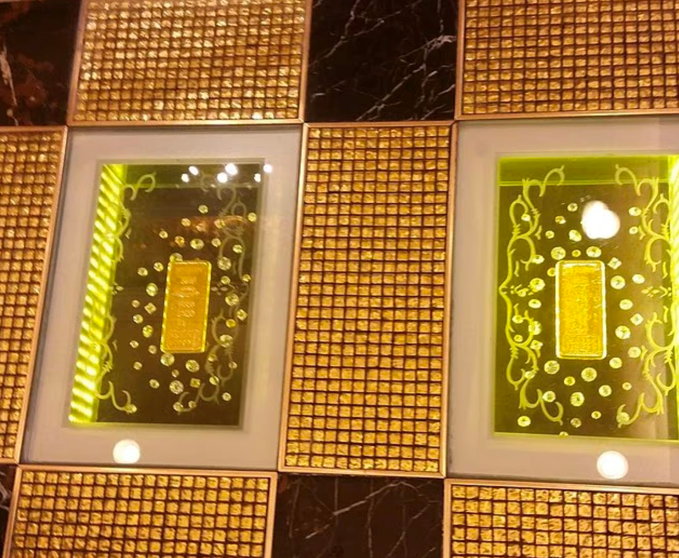 Gỡ gần 80 kg v&agrave;ng nguy&ecirc;n khối dưới nền nh&agrave; đem b&aacute;n, một kh&aacute;ch sạn lập tức 'bỏ t&uacute;i' gần 13 triệu USD- Ảnh 3.