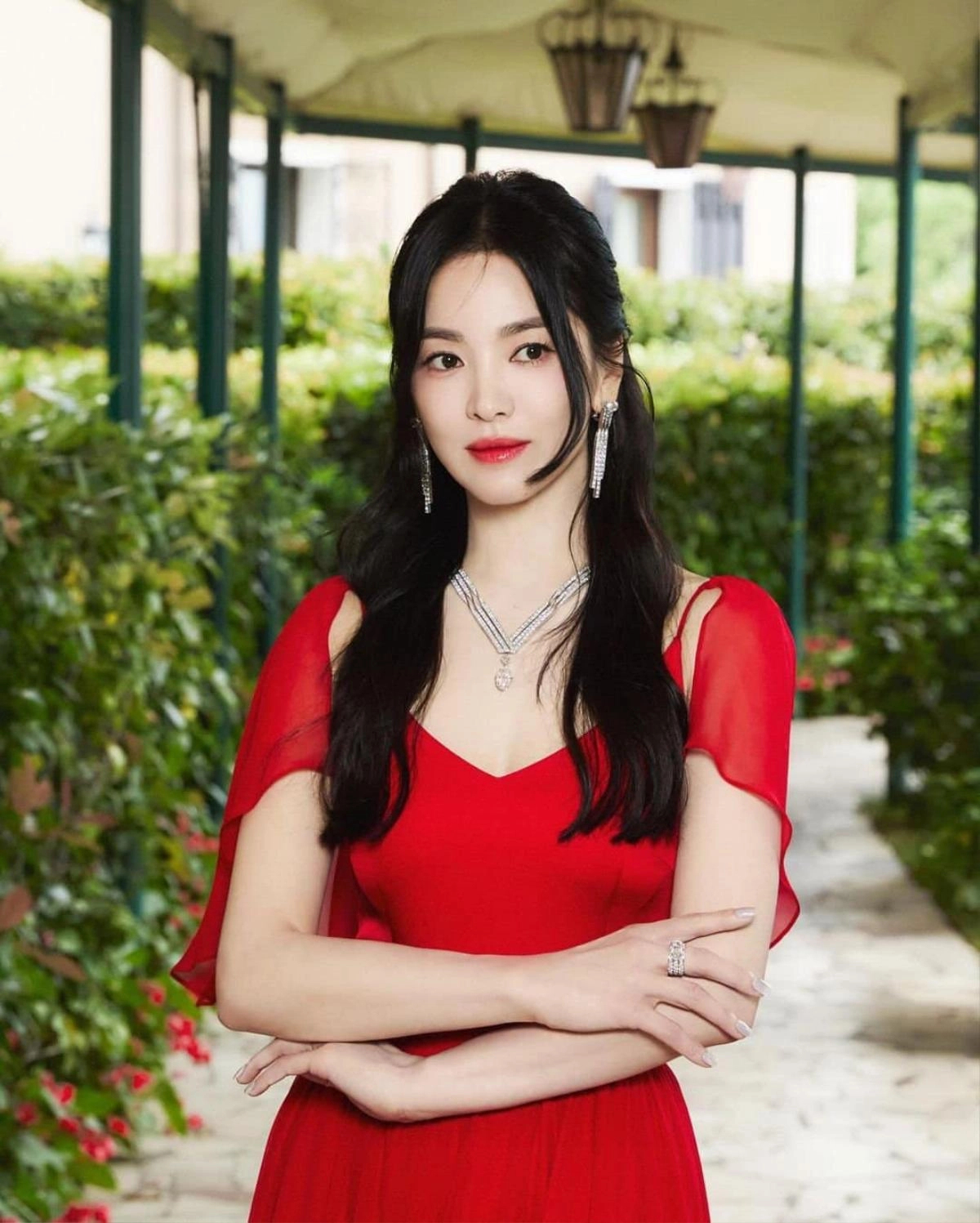 Song Hye Kyo hẹn h&ograve; chủ tịch hơn 26 tuổi?- Ảnh 3.